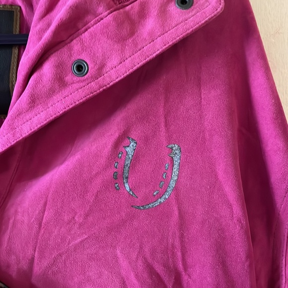 Weatherproof raspberry colored pullover - Picture 3 of 6